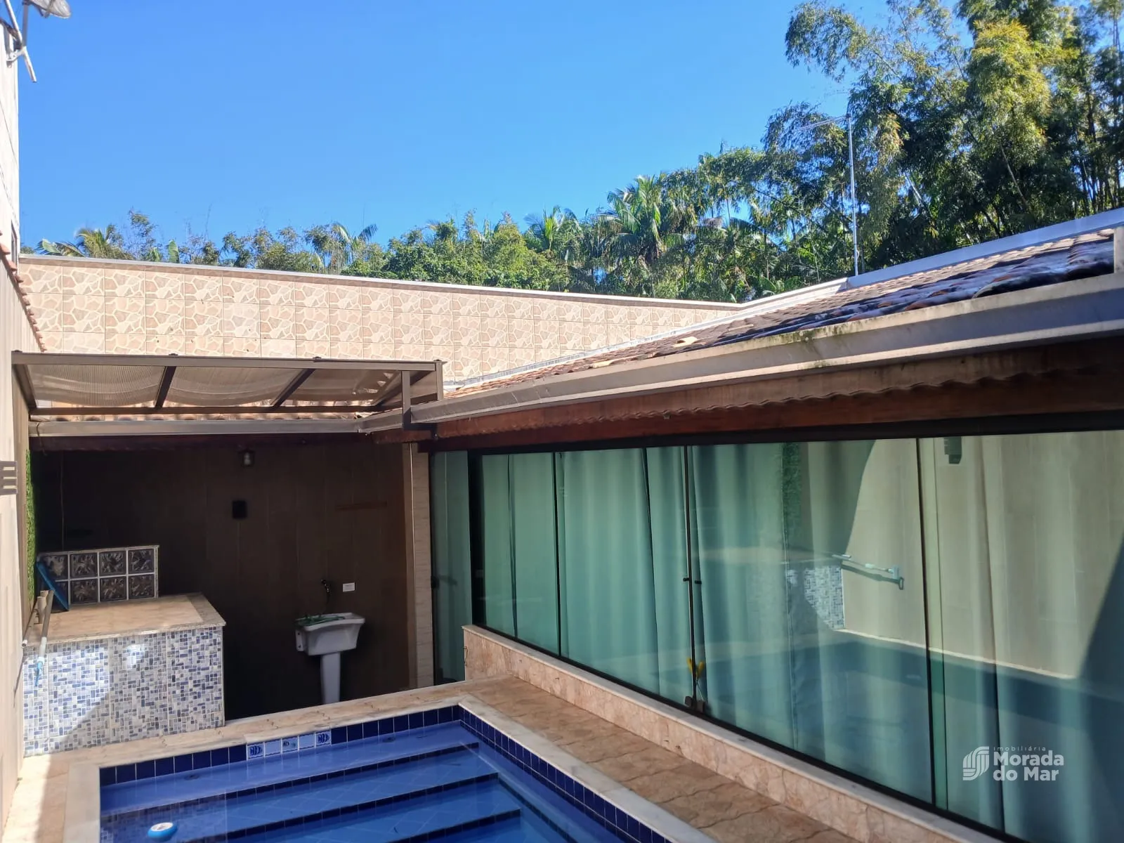 Sobrado 250 m² com 3 suítes, energia solar e piscina no Massaguaçu — foto 17